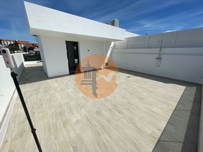 Image No.47-4 Bed House for sale