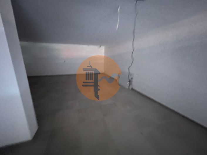 Image No.50-4 Bed House for sale