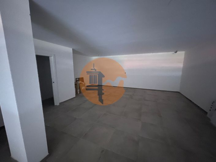 Image No.51-4 Bed House for sale