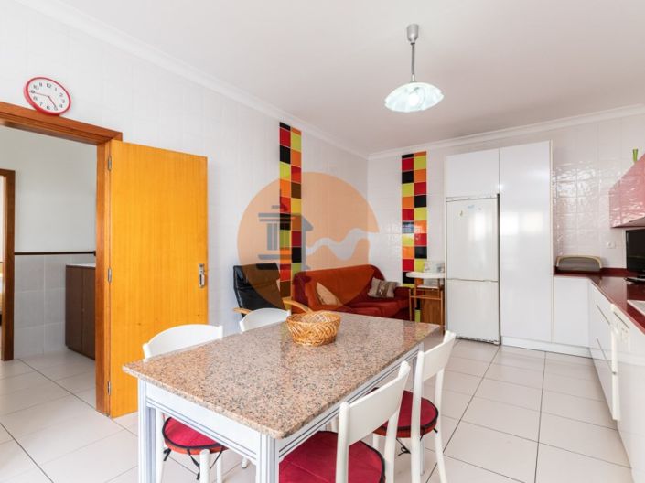 Image No.102-12 Bed Property for sale