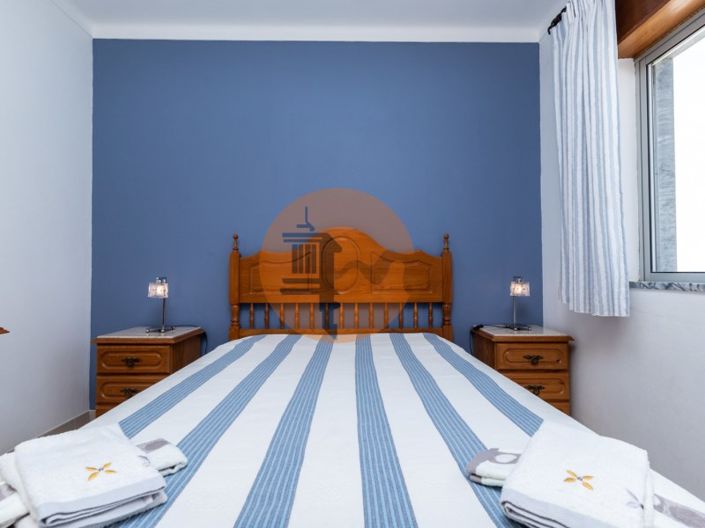 Image No.105-12 Bed Property for sale