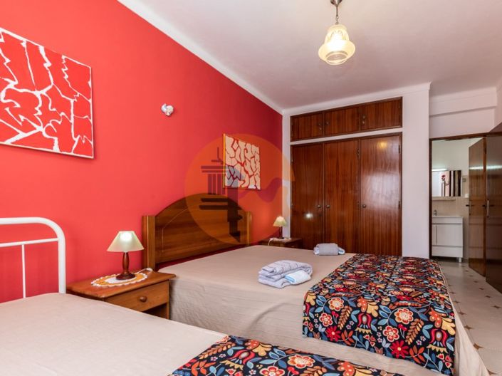 Image No.108-12 Bed Property for sale