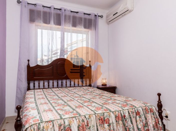 Image No.109-12 Bed Property for sale