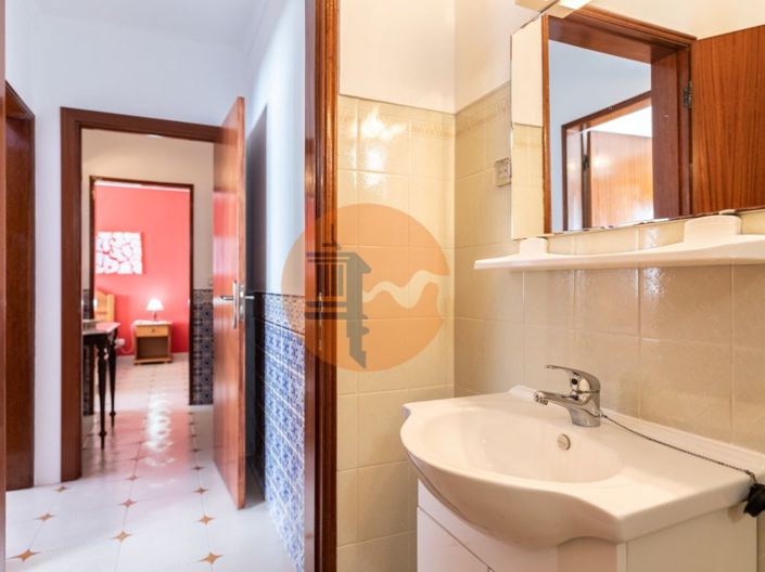 Image No.130-12 Bed Property for sale