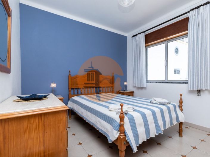 Image No.132-12 Bed Property for sale