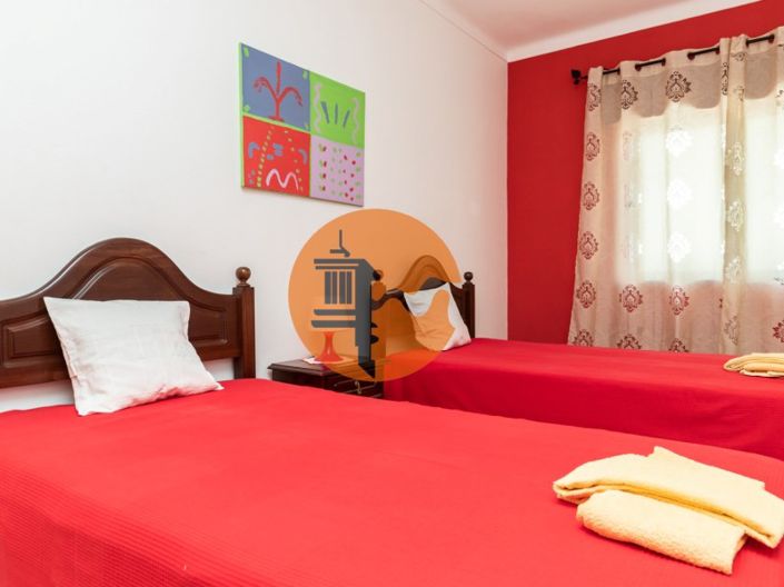 Image No.46-12 Bed Property for sale