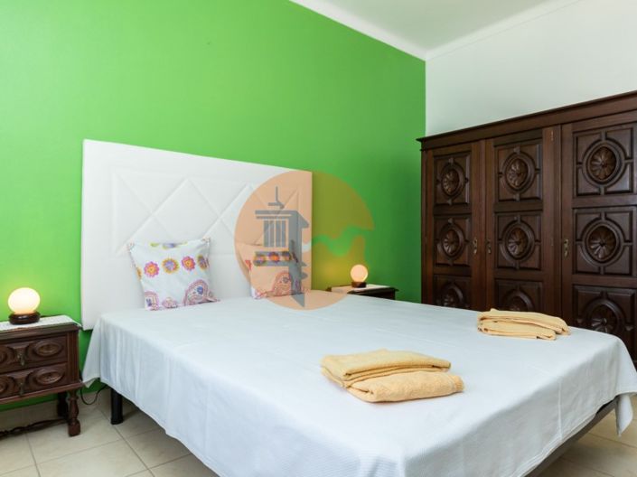 Image No.48-12 Bed Property for sale