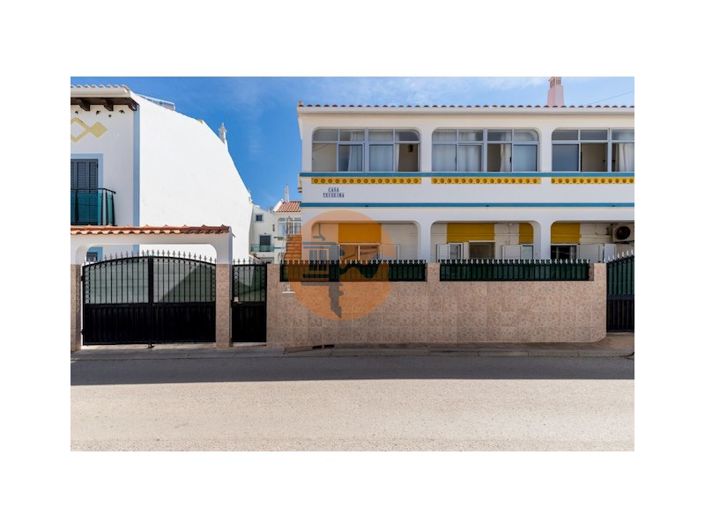 Image No.8-12 Bed Property for sale