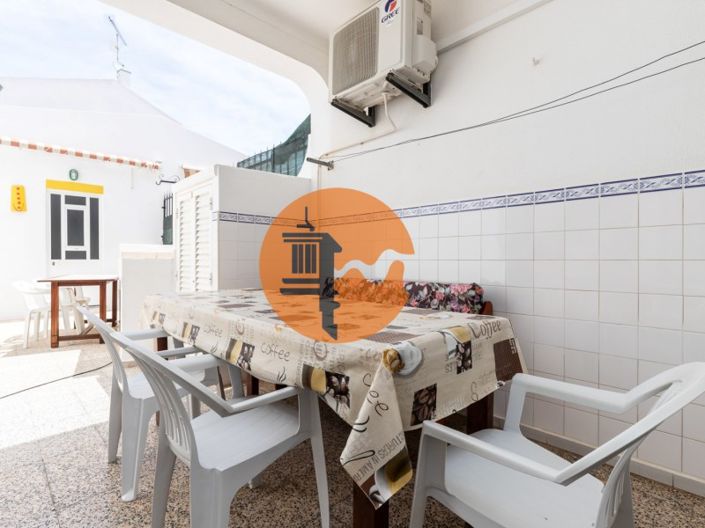 Image No.72-12 Bed Property for sale