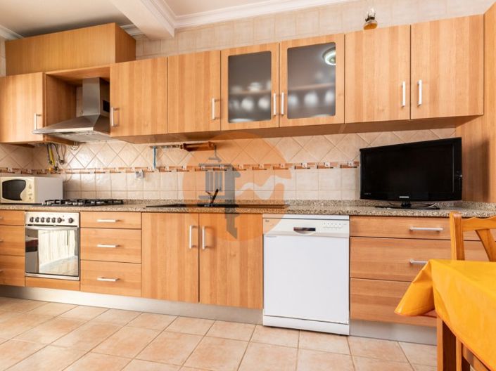 Image No.74-12 Bed Property for sale