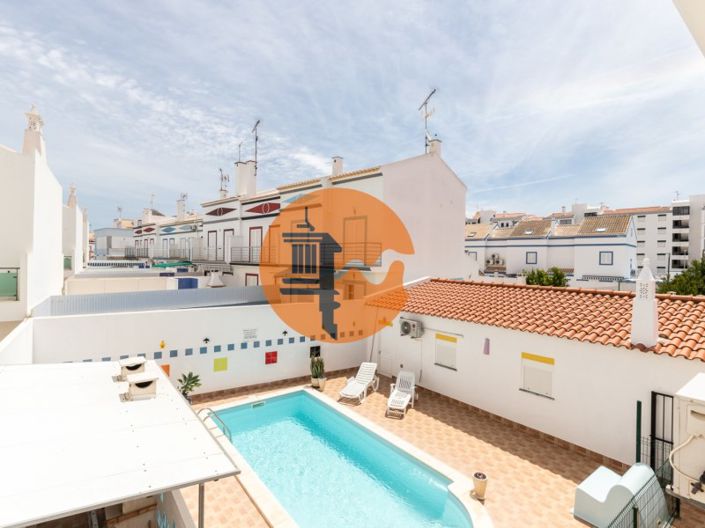 Image No.1-12 Bed House for sale