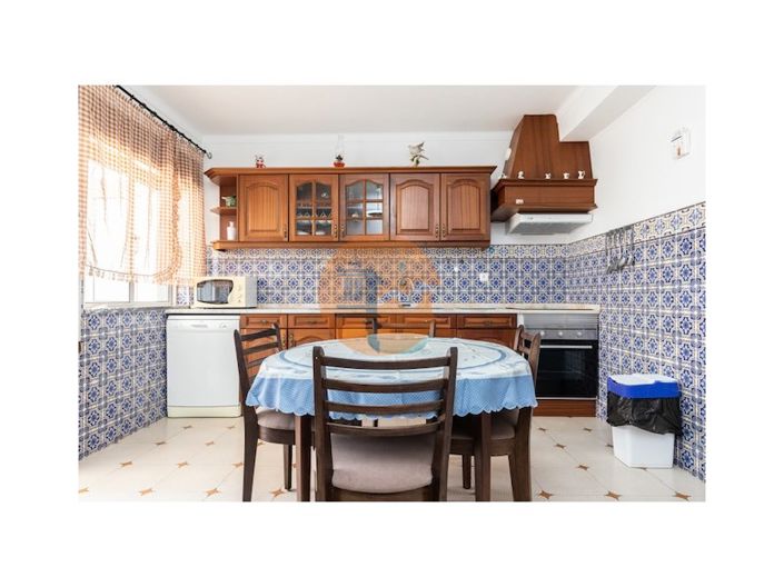 Image No.128-12 Bed House for sale