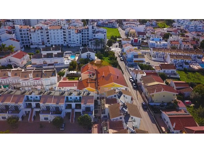 Image No.138-12 Bed House for sale