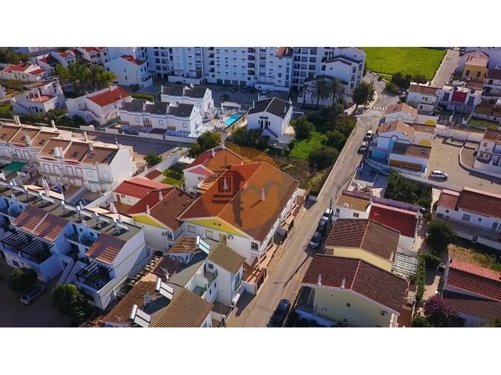 Image No.145-12 Bed House for sale