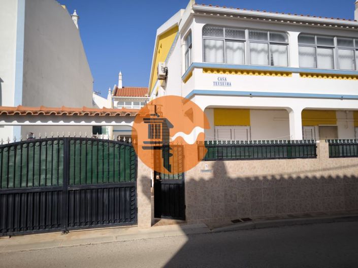 Image No.28-12 Bed House for sale