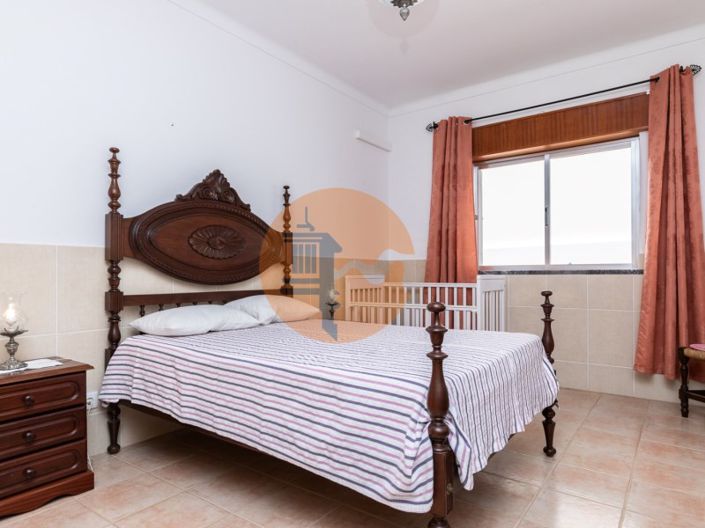 Image No.62-12 Bed House for sale