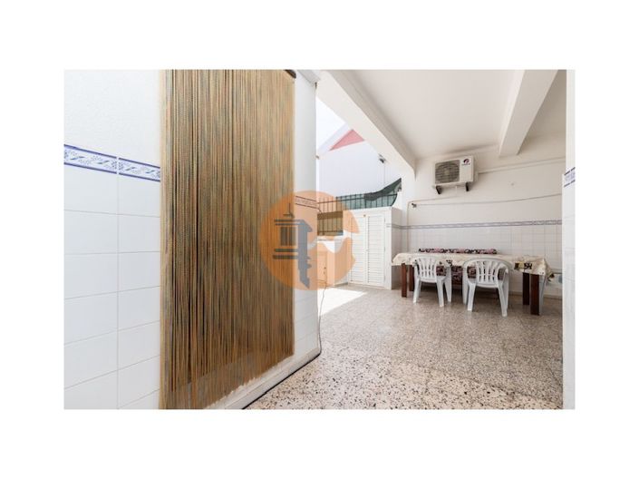 Image No.69-12 Bed House for sale