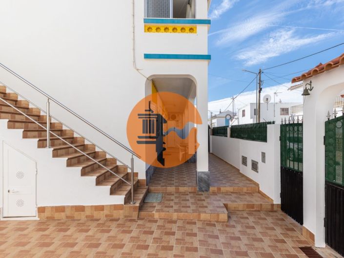 Image No.7-12 Bed House for sale