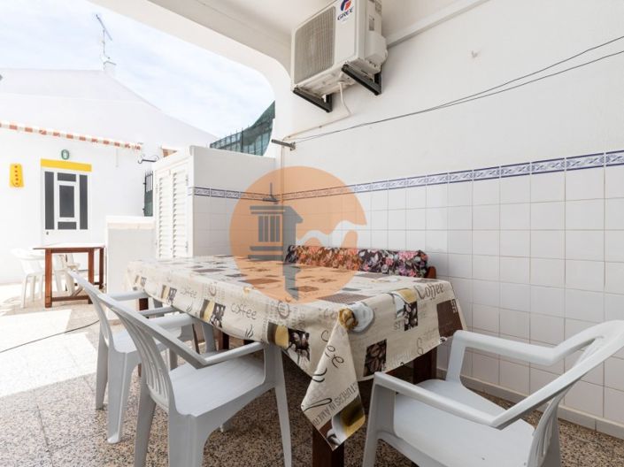 Image No.73-12 Bed House for sale