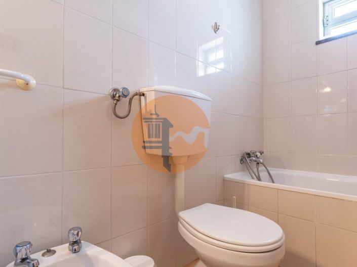 Image No.89-12 Bed House for sale