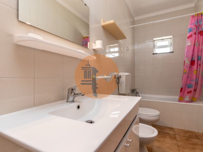 Image No.90-12 Bed House for sale