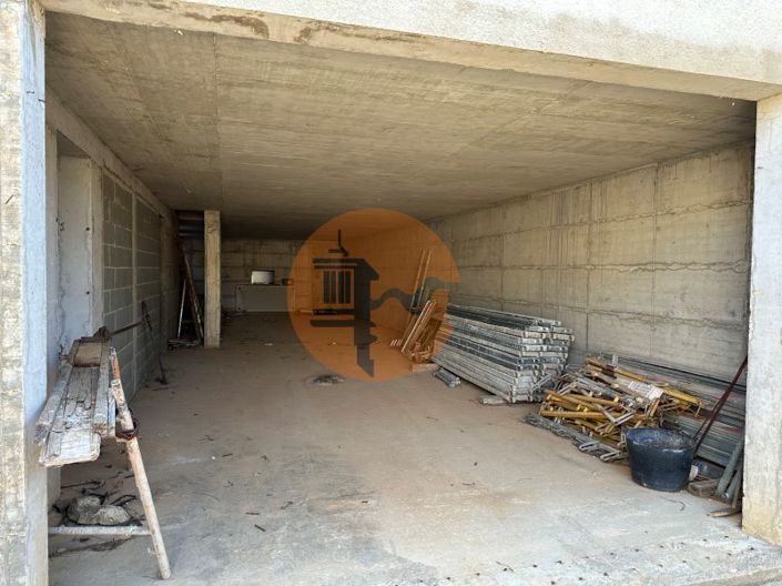 Image No.15-3 Bed House for sale