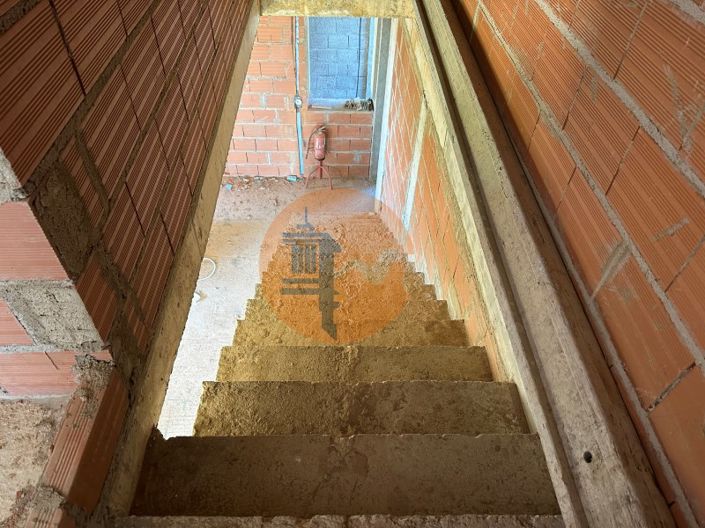 Image No.21-3 Bed House for sale