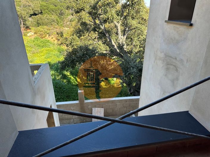 Image No.25-3 Bed House for sale