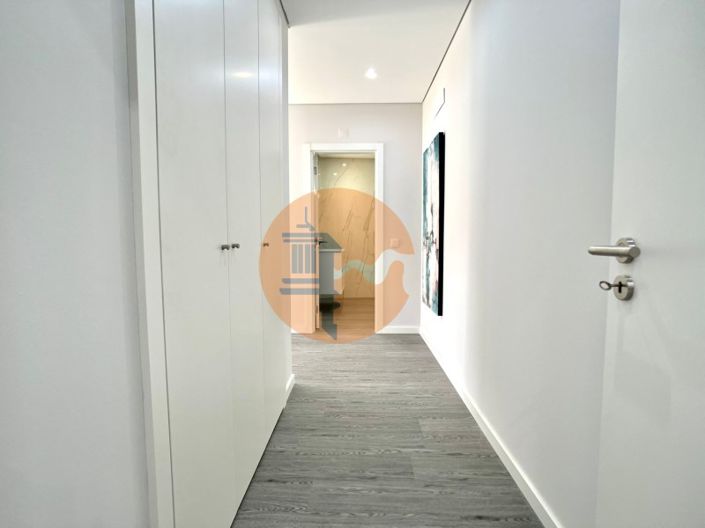 Image No.20-3 Bed Apartment for sale