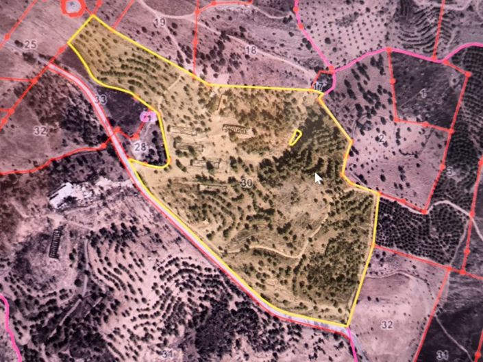 Image No.19-2 Bed Farmhouse for sale