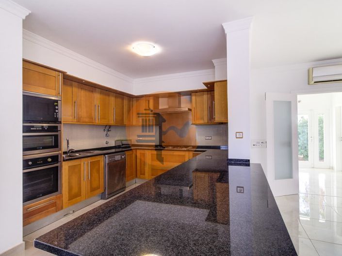 Image No.13-4 Bed House for sale