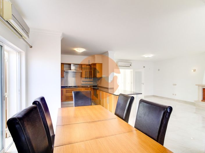 Image No.16-4 Bed House for sale