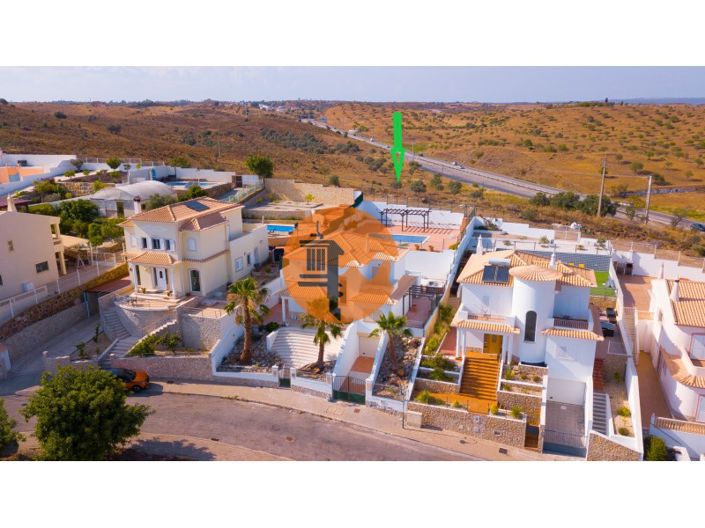 Image No.2-4 Bed House for sale