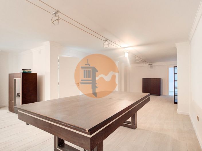 Image No.43-4 Bed House for sale