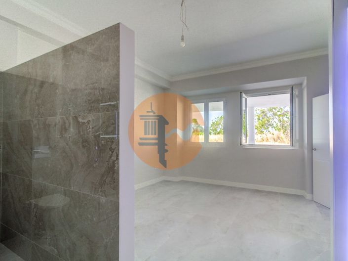 Image No.11-6 Bed House for sale