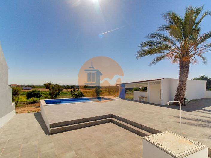 Image No.26-6 Bed House for sale