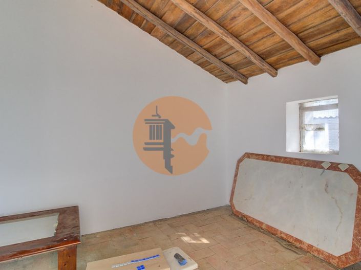 Image No.36-6 Bed House for sale