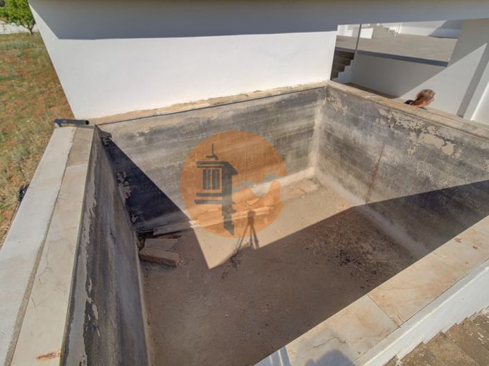 Image No.40-6 Bed House for sale