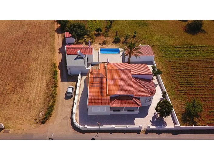 Image No.46-6 Bed House for sale