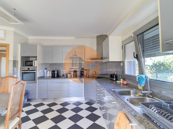 Image No.3-4 Bed House for sale