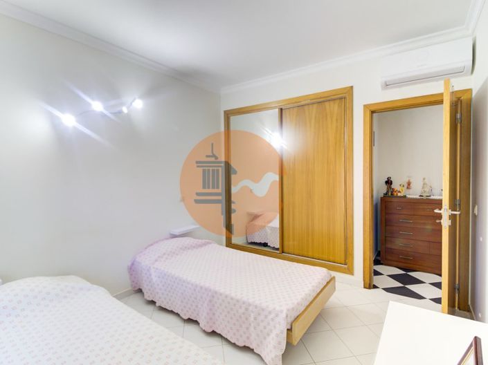 Image No.34-4 Bed House for sale