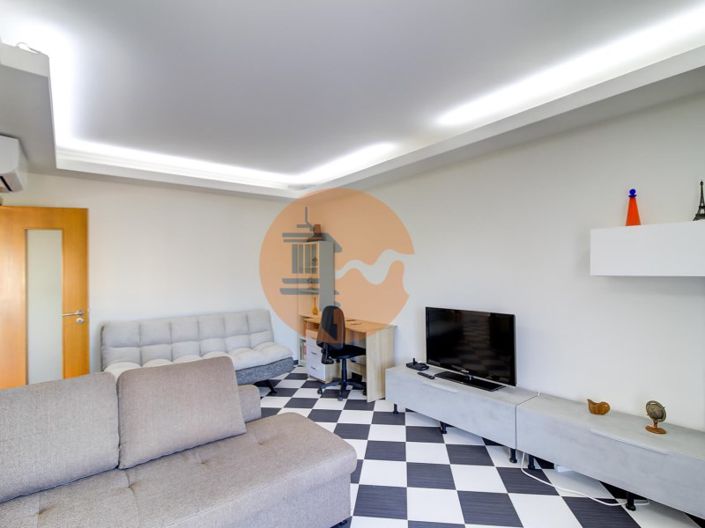 Image No.38-4 Bed House for sale