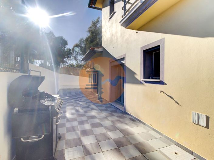 Image No.44-4 Bed House for sale