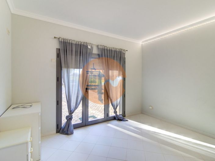 Image No.11-4 Bed House for sale