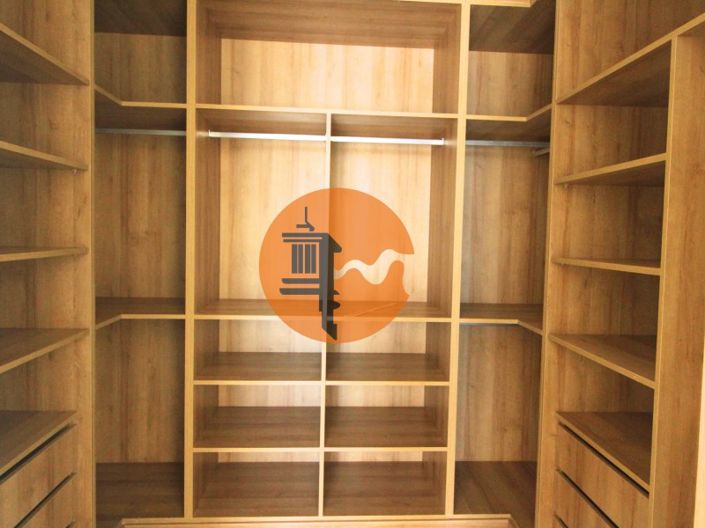 Image No.32-4 Bed House for sale