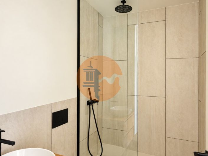 Image No.16-4 Bed House for sale