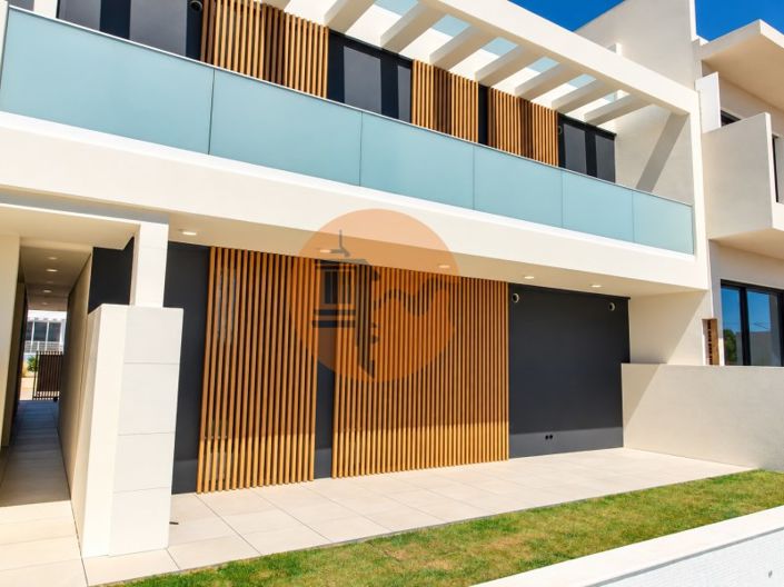 Image No.21-4 Bed House for sale