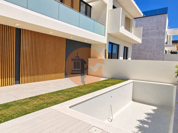 Image No.22-4 Bed House for sale