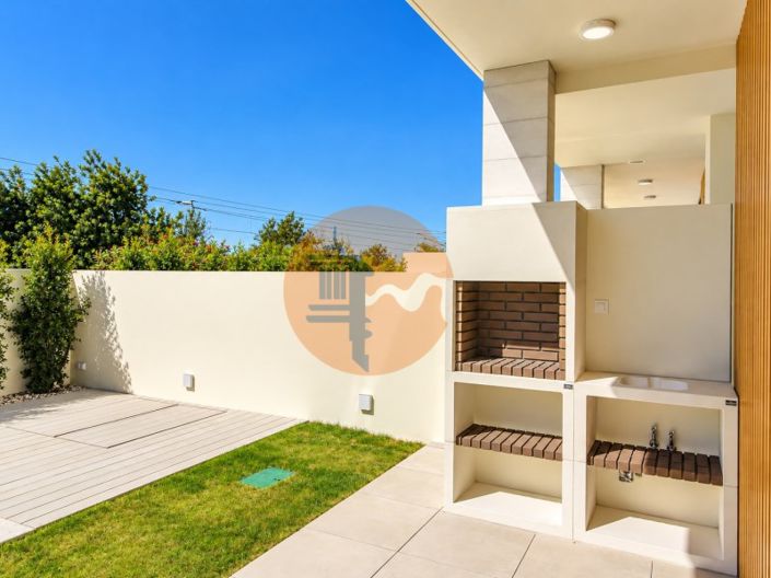 Image No.23-4 Bed House for sale