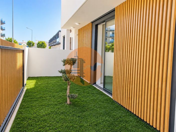 Image No.28-4 Bed House for sale